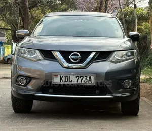Nissan X-Trail 2015 Kijivu 7-Seater