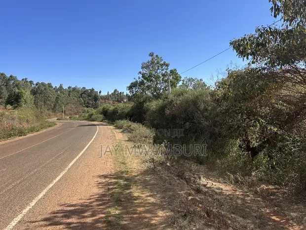 Eneo la Kibiashara la Eka 1 Linauzwa, Mua Hills - 1