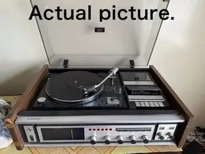 Sanyo G-2601ka Player ya LP na Kaseti ya Zamani