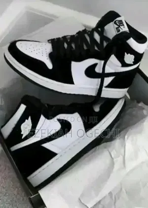 Brand New Nike Classic Sneakers - Black