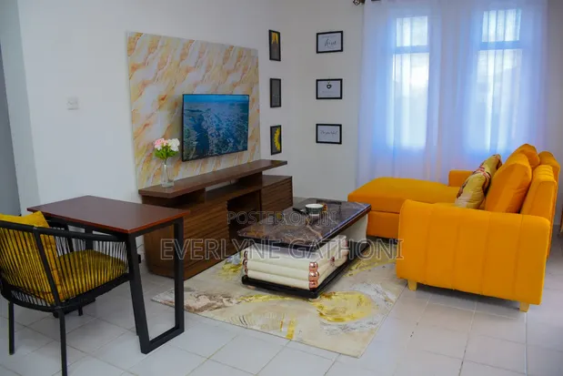 1-Chumba AirBnB Ghorofa Ngong Road, Racecourse Garden - 1