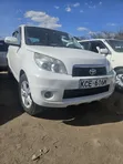 Toyota Rush 1.5 AWD 2009 Nyeupe - 2