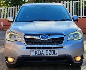 Subaru Forester 2013 Nyeupe
