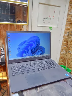 Laptop Dell Vostro 15 3500: 8GB RAM, 256GB SSD, Intel Core i3