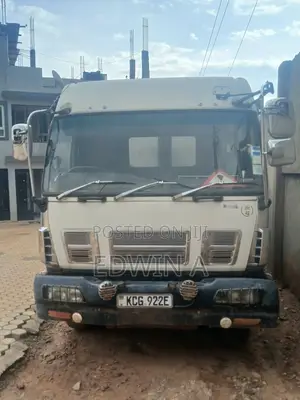 Isuzu Giga 6x4 Lori la kazi nzito