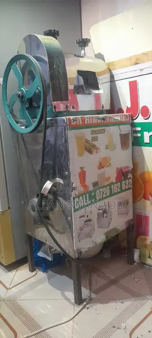 Sugarcane Juice Extractor Machine (Electric & Manual)