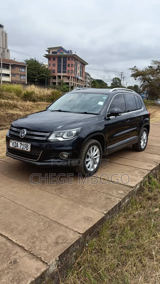 Volkswagen Tiguan 2013 Nyeusi - 1