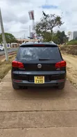 Volkswagen Tiguan 2013 Black - 4
