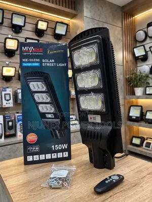 MIYAEKS 150W Solar Street Light