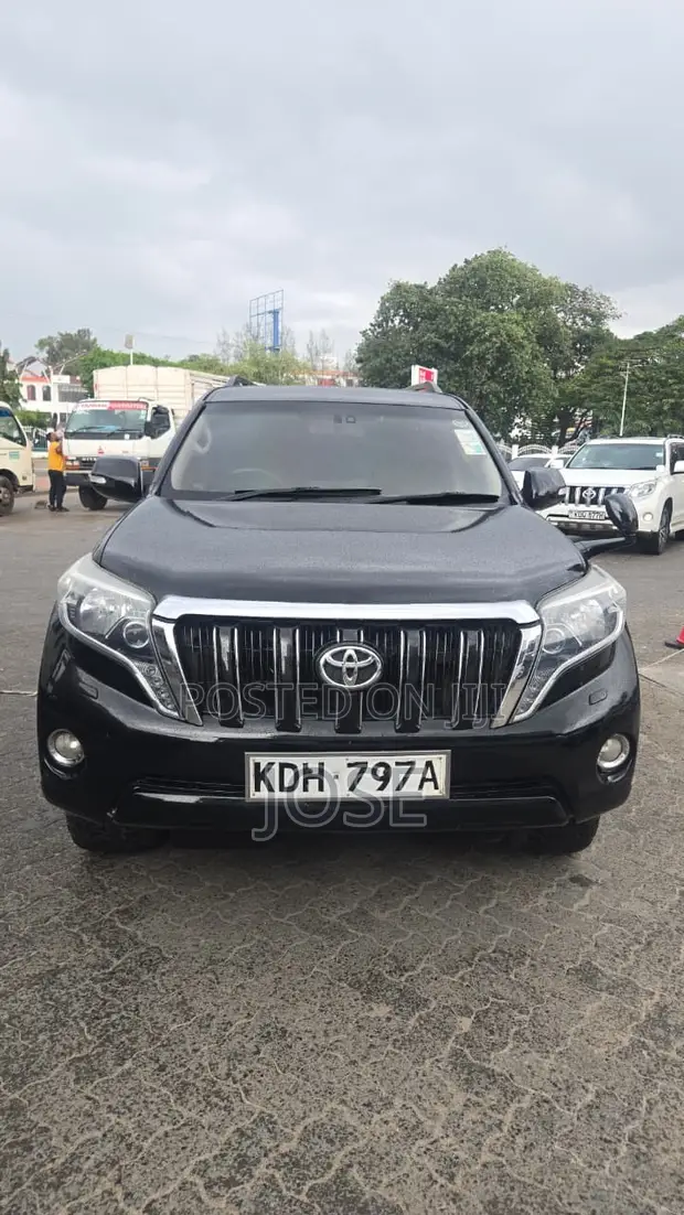 Toyota Land Cruiser Prado 2015 Nyeusi - 1