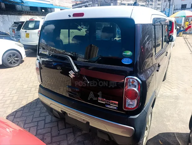 Suzuki Hustler 2019 Nyeusi - 1