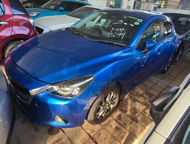 Mazda Demio 2019 Blue - 1