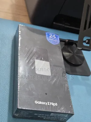 Samsung Galaxy Z Flip 5 256GB Mpya Nyeusi