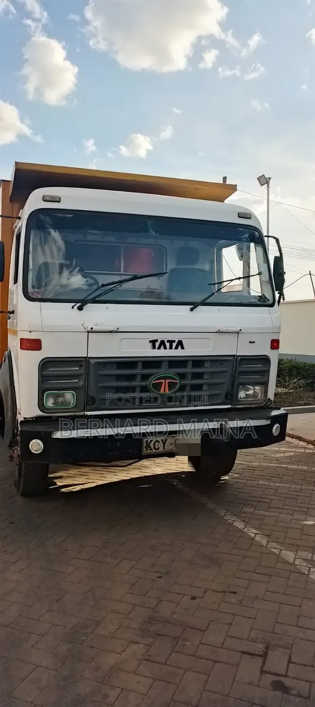 Tata Rigid Truck - Yellow, 2016 - 1