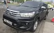 Toyota Hilux 2016 Nyeusi - 2