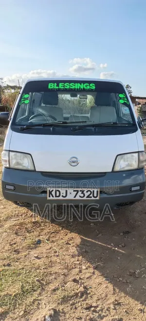 Nissan Vanette 2015 Nyeupe