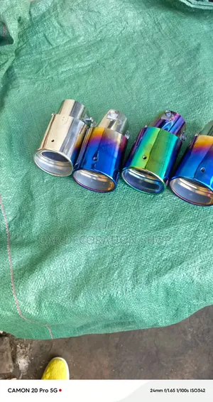 2.5-inch Exhaust End Tip - Iridescent Rainbow Gradient
