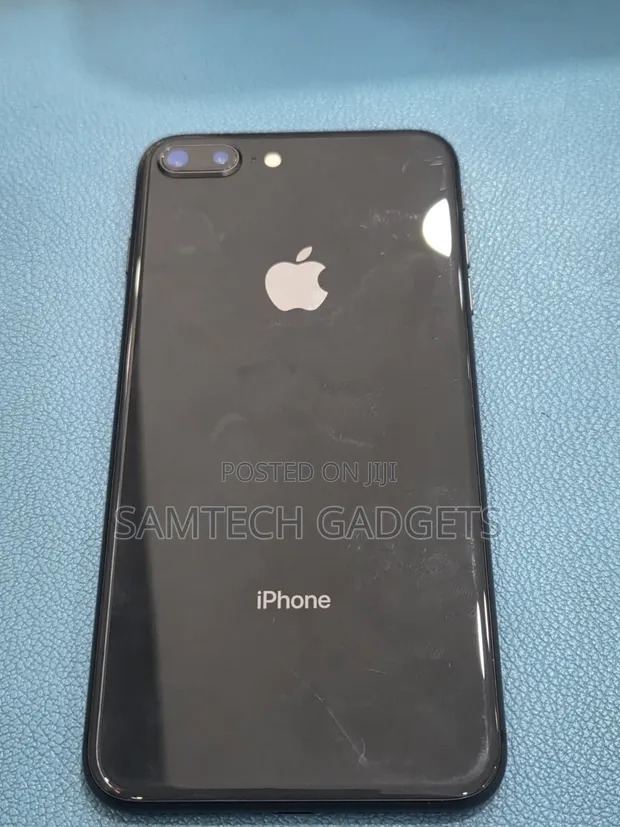Apple iPhone 8 Plus 64GB Black - 1