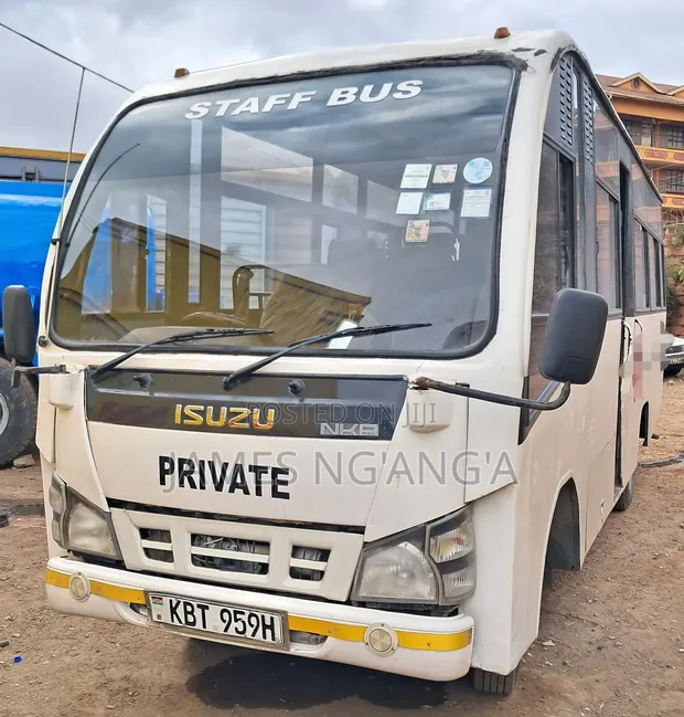 Isuzu Std 4240 Bus 2011 Nyeupe - 1