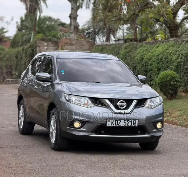 Nissan X-Trail 2015 Kijivu - 1