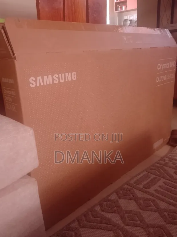 Samsung Crystal UHD DU7010 Smart TV 43-inch - 1