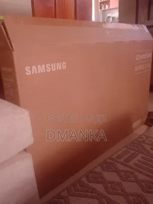 Samsung Crystal UHD DU7010 Smart TV 43-inch