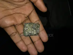 Mchanganyiko wa Vipande vya Madini Mabichi