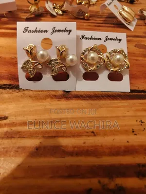 Trendy Vintage Pearl Stud Earrings