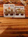 Trendy Vintage Pearl Stud Earrings - 1