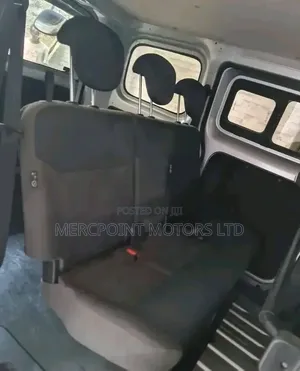 Nissan NV200 2018 Nyeupe