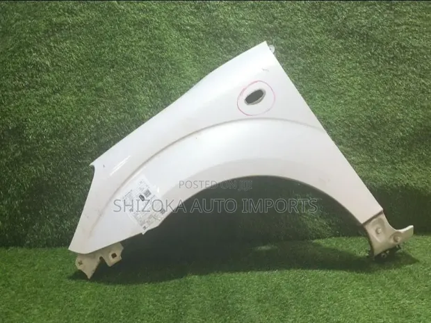 Mazda Verisa DC5W LH Fender (2011) - 1