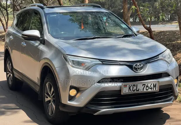 Toyota RAV4 2016 Nyeusi - 1