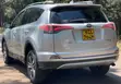 Toyota RAV4 2016 Nyeusi - 2