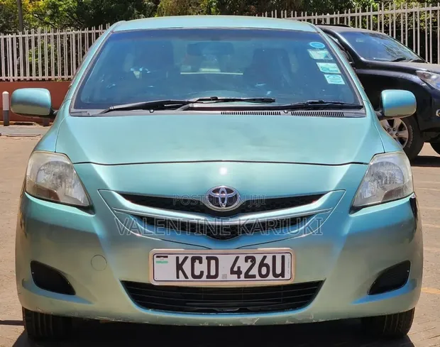 Toyota Belta 2008 Green - 1