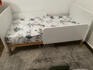 Peekaboo Crib ya 2-in-1 (Kitanda cha Mtoto + Kitanda cha Toddler)