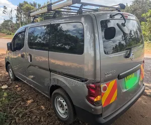 Nissan Serena 2015 Kijivu