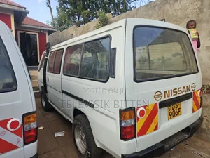 Nissan Caravan (Urvan) 2011 - White