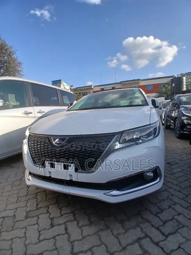 Toyota Allion 2018 Nyeupe - 1