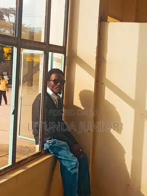 Mtafuta Ajira wa Duka la Perfume