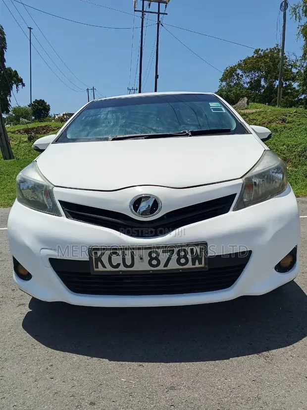 Toyota Vitz 2012 Rangi ya L Pearl - 1