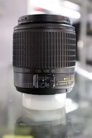 Nikon AF-S DX NIKKOR 55-200mm f/4-5.6G VR II Lens