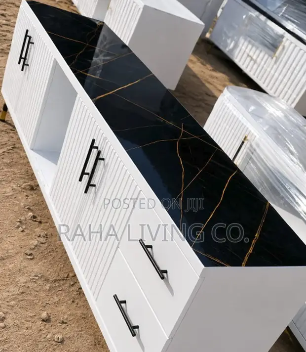 Executive Ribbed TV Stand | Nyeusi Marble Top | Nyeupe - 1