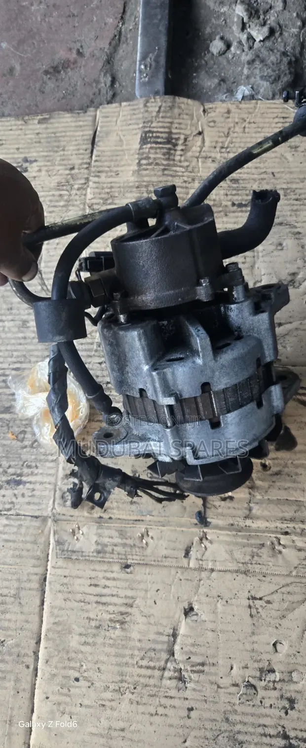 Mitsubishi FH 215 Alternator - 1