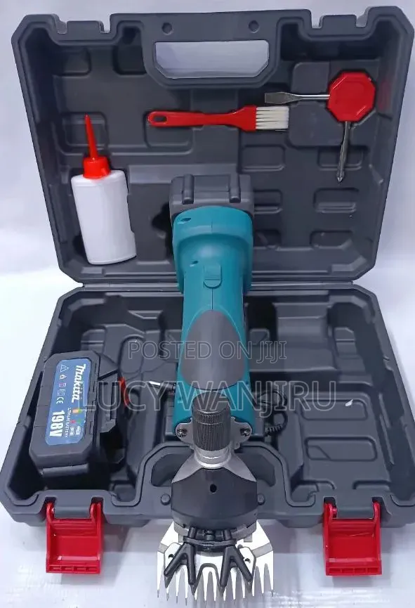 Makita Cordless Sheep Clippers - 1