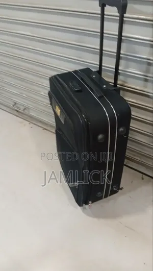 68cm Nyeusi Fabric Suitcase