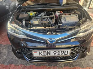 Toyota Corolla Fielder 1.5 Hybrid FWD 2016 Black