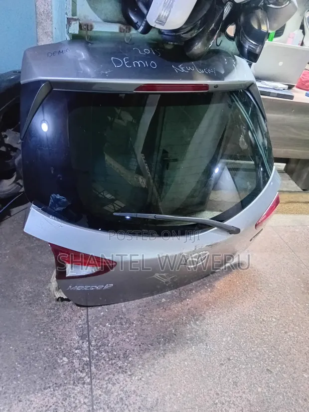 Boot ya Mazda 2 - 1