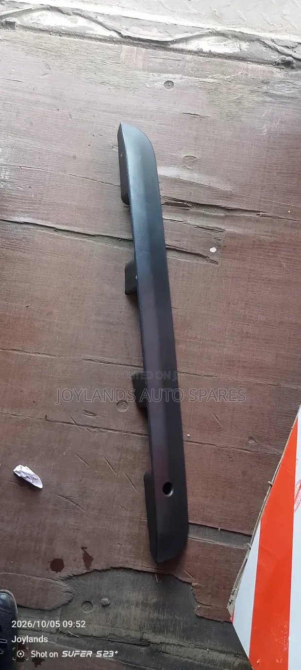 Toyota Corolla AE102 G-Touring Boot Handle Cover - 1