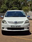 Toyota Auris 2012 Nyeupe - 1