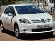Toyota Auris 2012 Nyeupe - 2